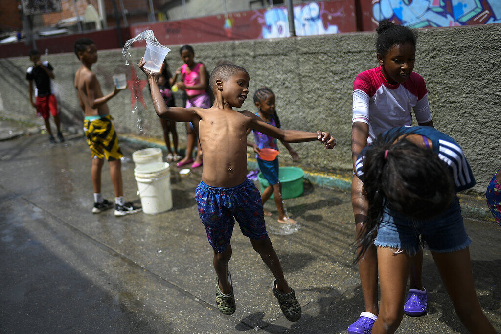 APTOPIX Virus Outbreak Venezuela Carnival